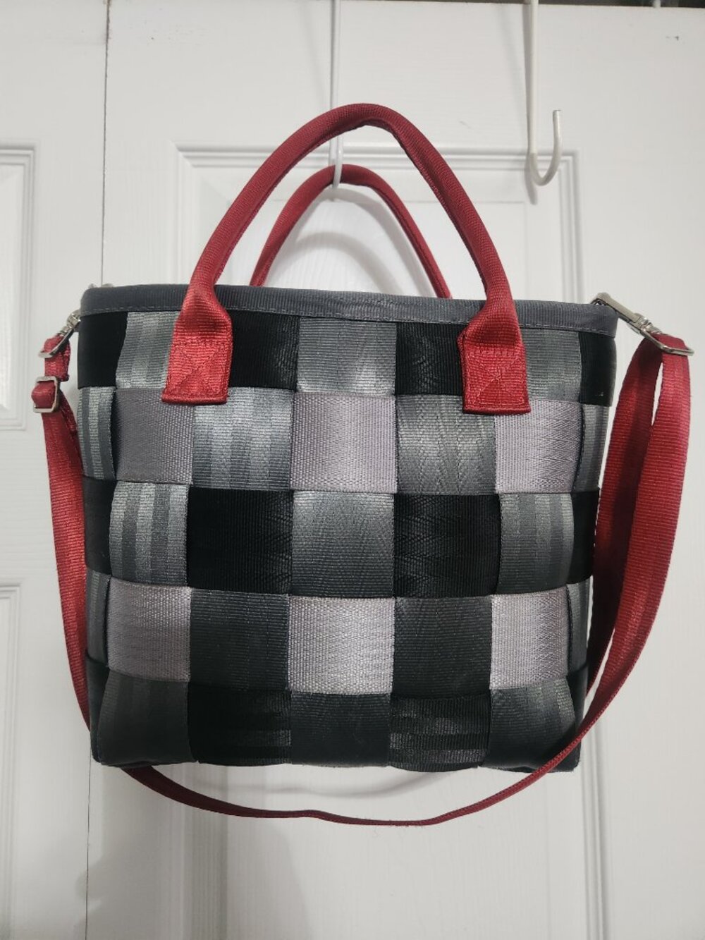 Harveys SPIRIT OF DETROIT Crossbody Tote - Picture 2 of 10